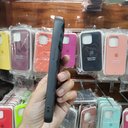 Diamond Onyx Black Puffer Soft Protective Case (iPhone 15 Series)