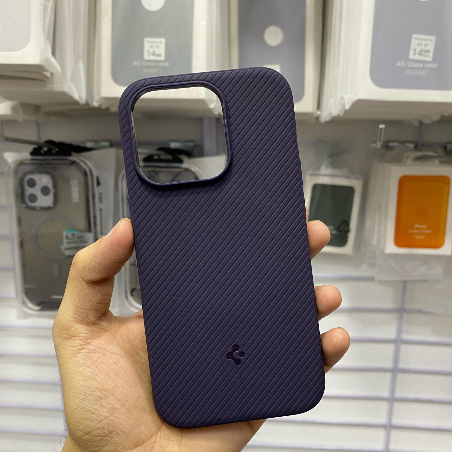 Spigen Mag Armor, MagSafe Supported:(DS-MT)