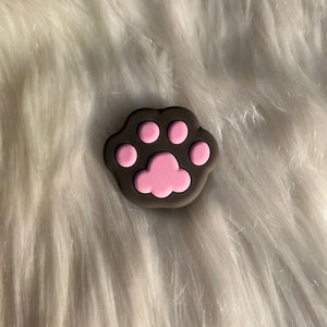 Havana grey paw